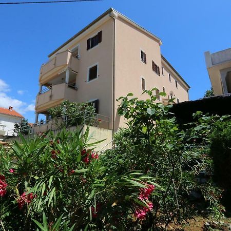 Apartment Dina Šilo Exteriér fotografie