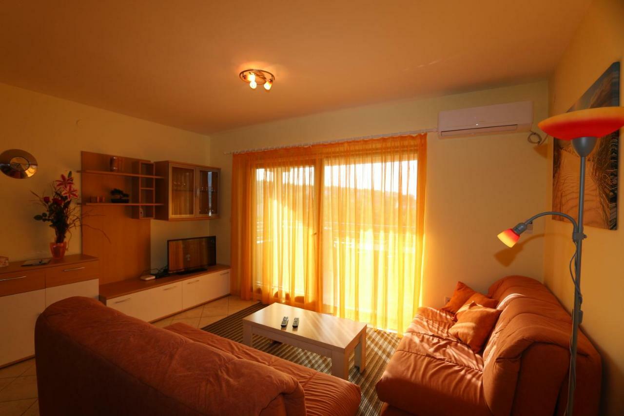 Apartment Dina Šilo Exteriér fotografie