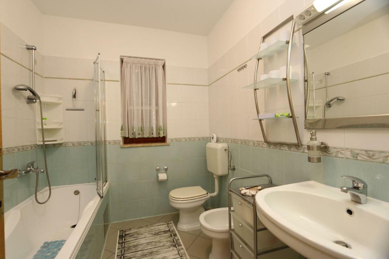 Apartment Dina Šilo Exteriér fotografie