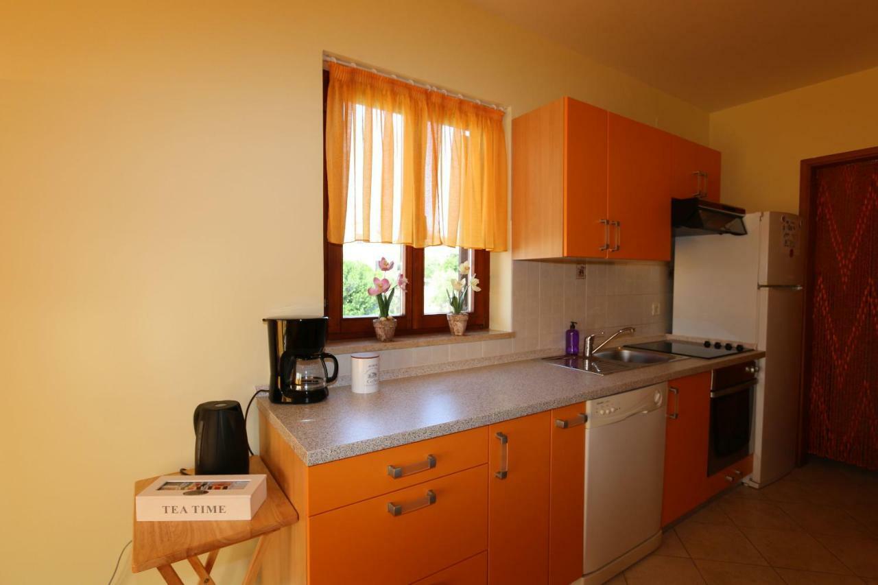 Apartment Dina Šilo Exteriér fotografie
