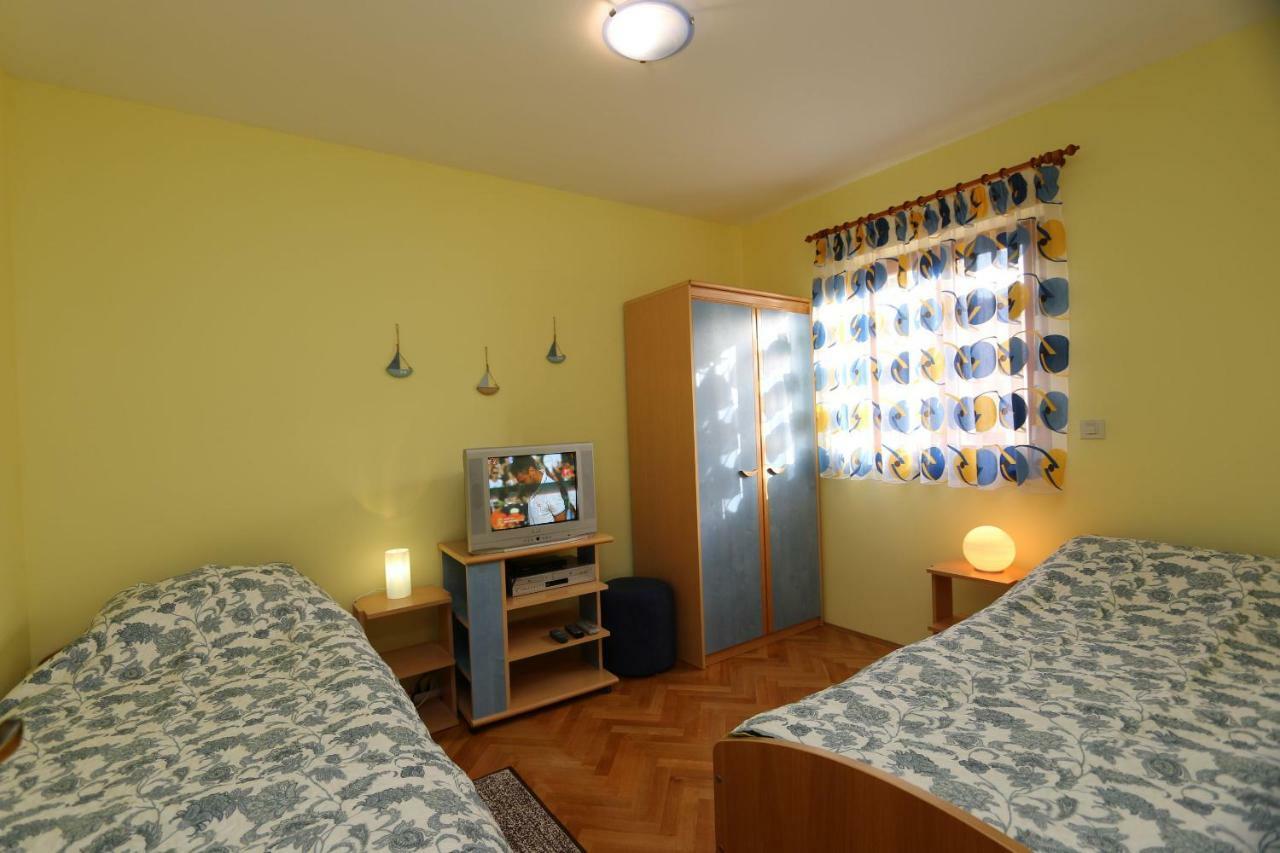 Apartment Dina Šilo Exteriér fotografie