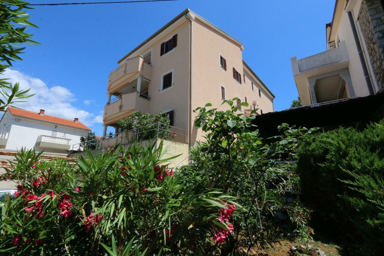 Apartment Dina Šilo Exteriér fotografie